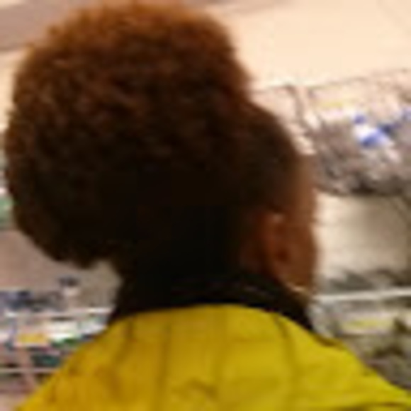 Meet your Posher, Debra - Picture 1 of 1